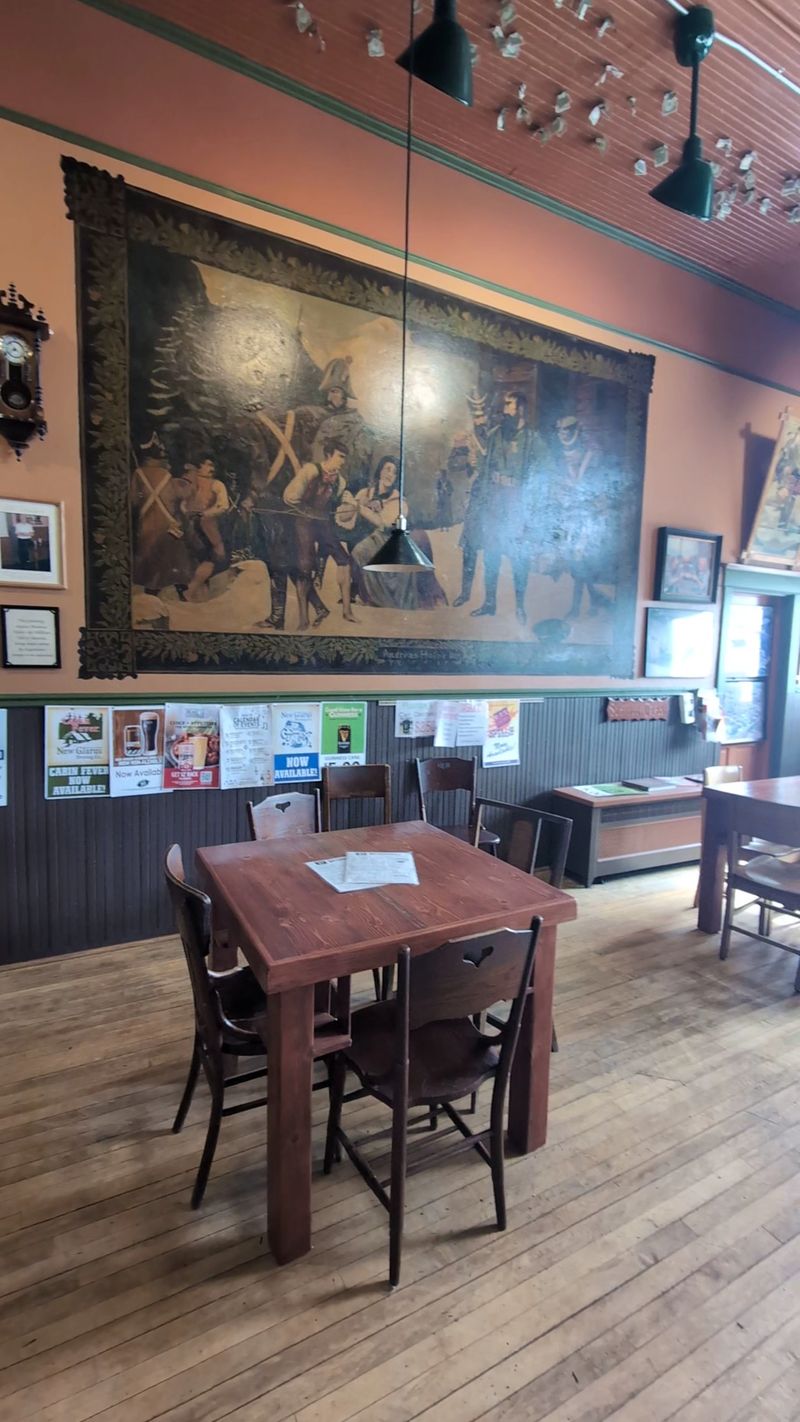Murals With a Backstory