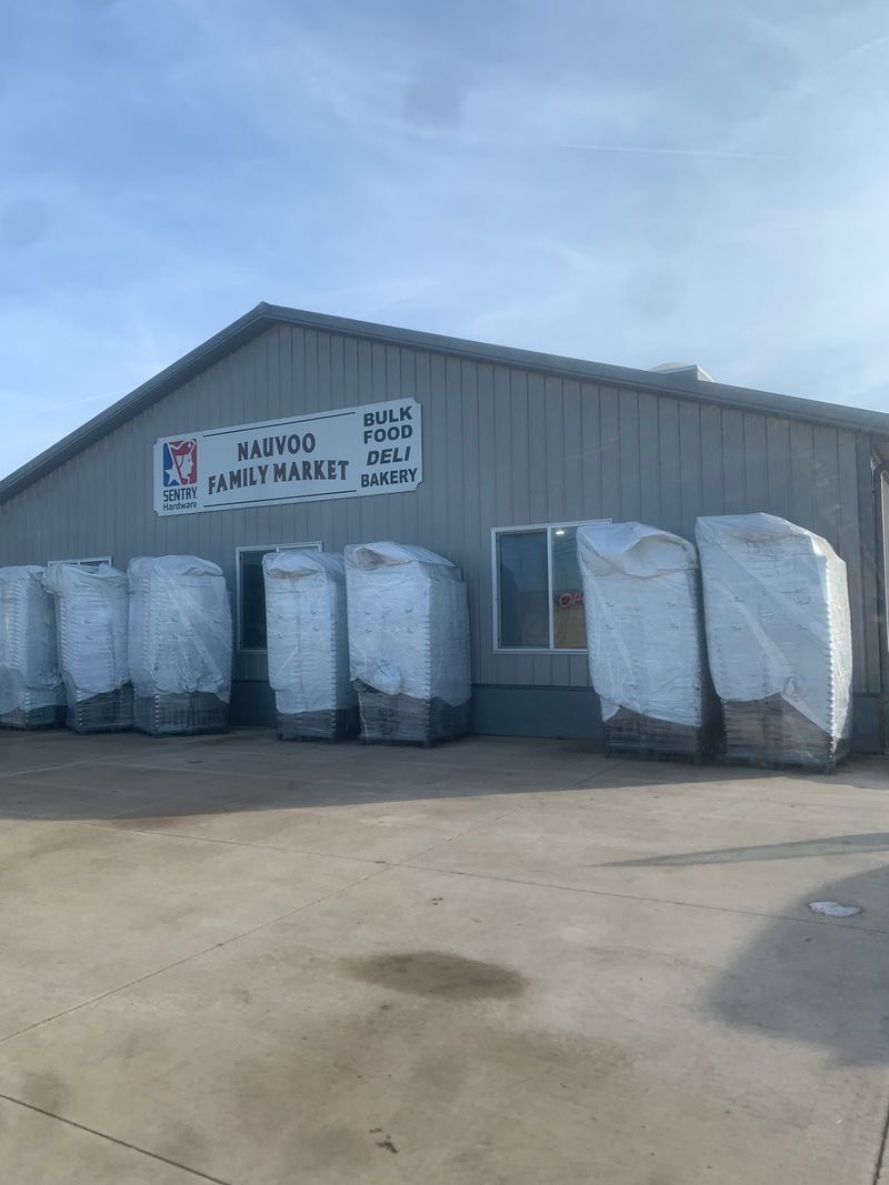 Nauvoo Family Market, Middlefield, OH