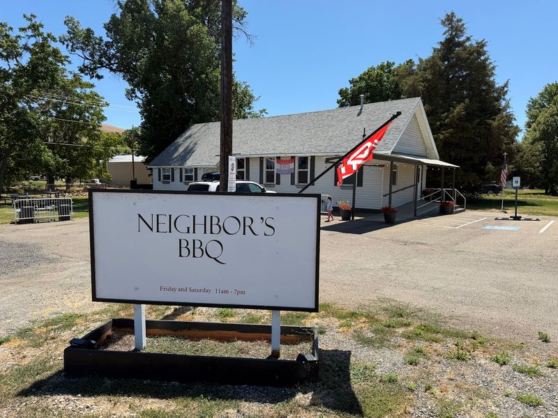 Neighbor's BBQ, Prosser, WA Neighbor's BBQ, Prosser, WA