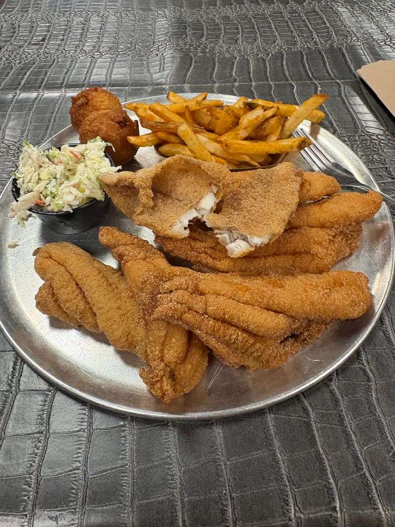 Newt's Catfish Seafood & Steaks, Hattiesburg, MS