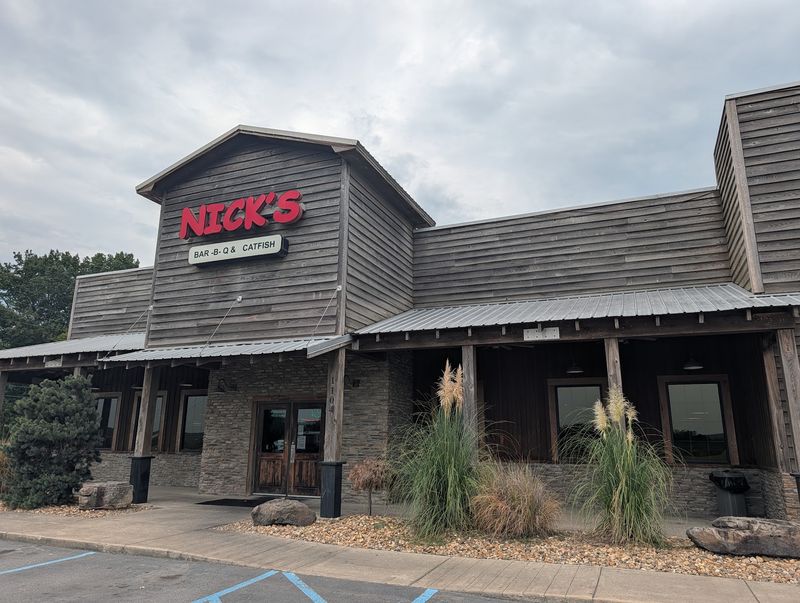 Nick's Bar-B-Q & Catfish, Carlisle, AR