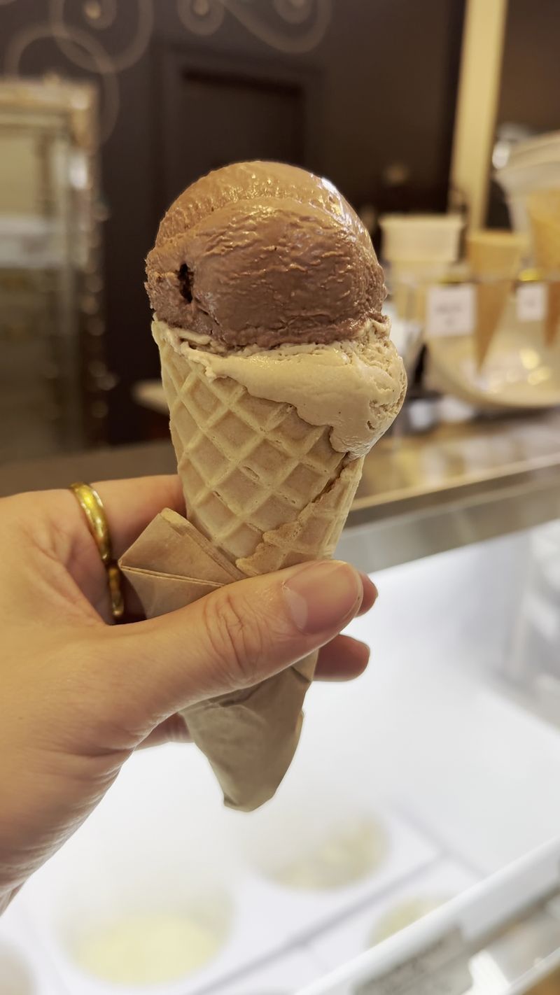 Nimble & Finn's Ice Cream, Guerneville, California Nimble & Finn's Ice Cream, Guerneville, California