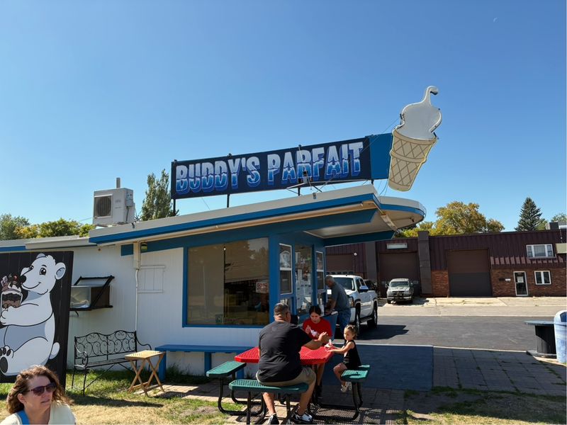 Novelty Bars and the Local Alternative Debate