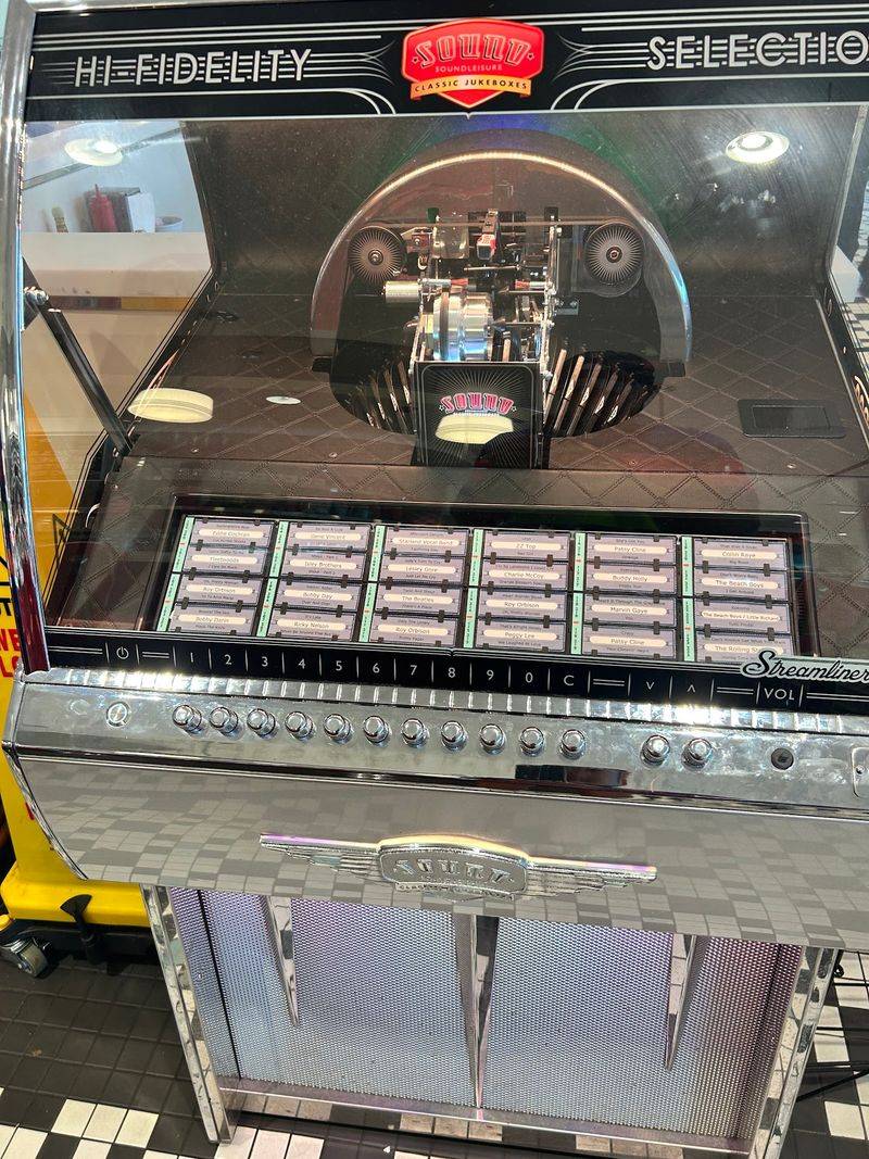 Oldies, Jukeboxes, And I Love Lucy Oldies, Jukeboxes, And I Love Lucy