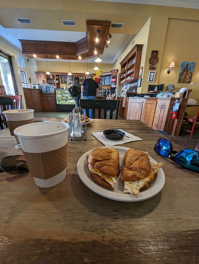 Order at the Counter, Relax at the Table