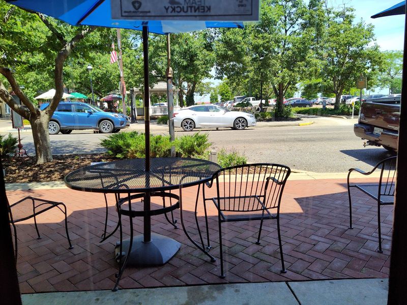 Outdoor Seats and a Front-Row Downtown View