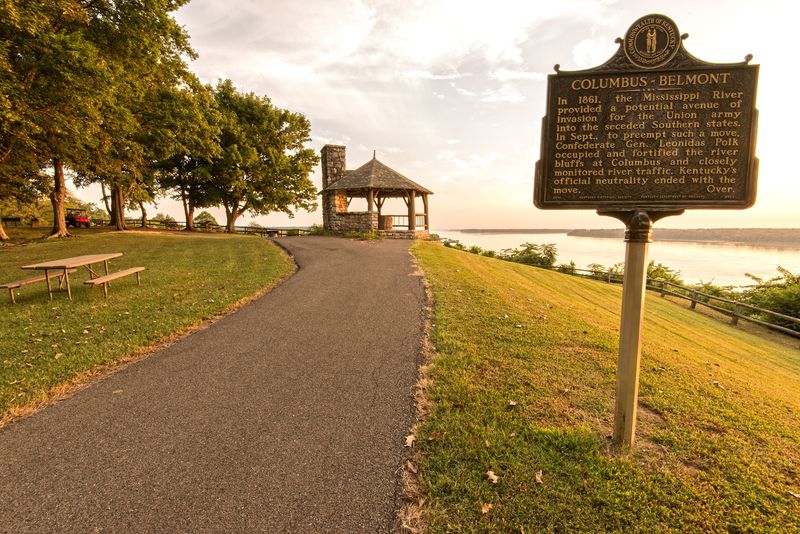 Overlooks Above the Mississippi