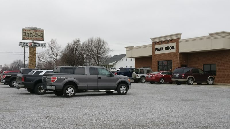 Peak Brothers Bar-B-Q Restaurant, Waverly, KY Peak Brothers Bar-B-Q Restaurant, Waverly, KY