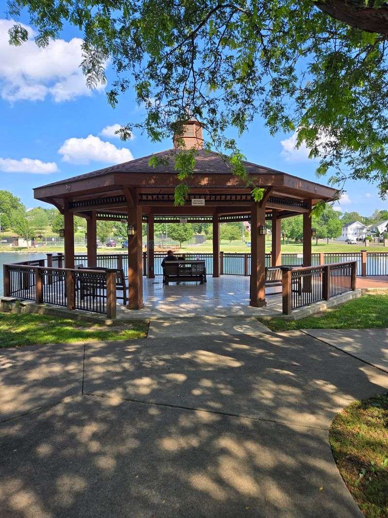 Picnic Shelters and Shady Spots to Relax Picnic Shelters and Shady Spots to Relax