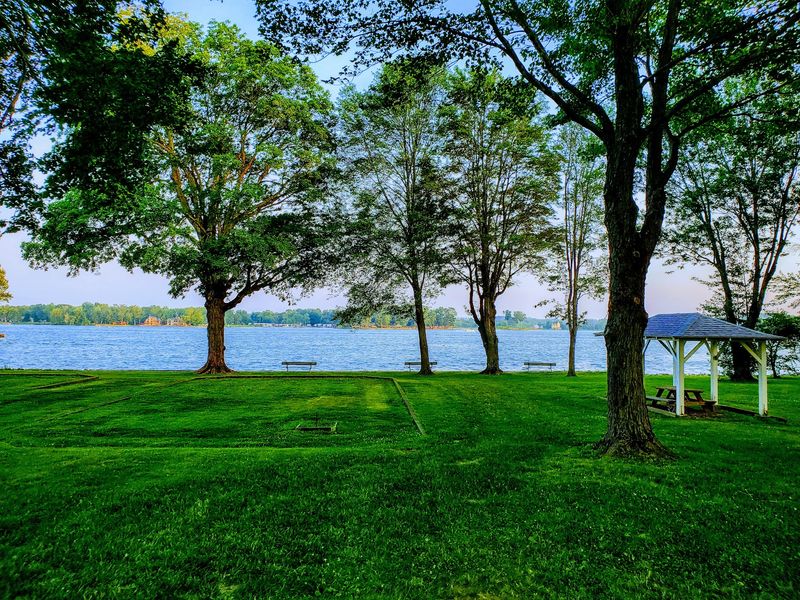 Picnic Spots and Park Basics Picnic Spots and Park Basics