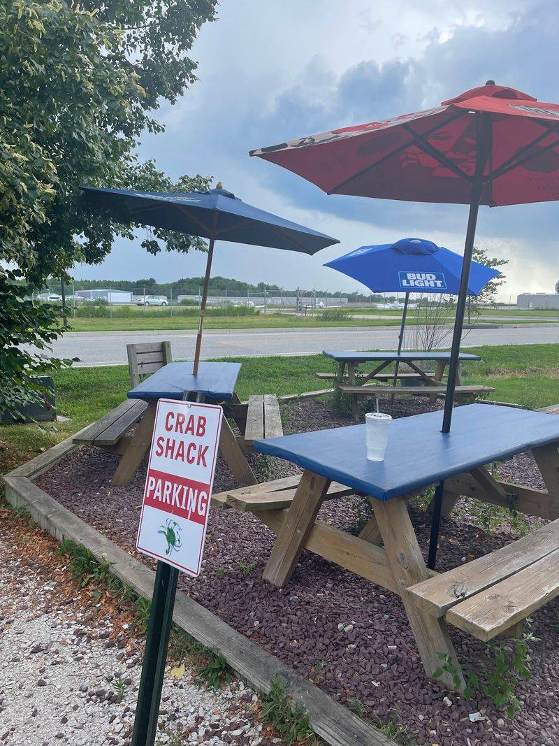 Picnic Tables and Plane-Watching Picnic Tables and Plane-Watching