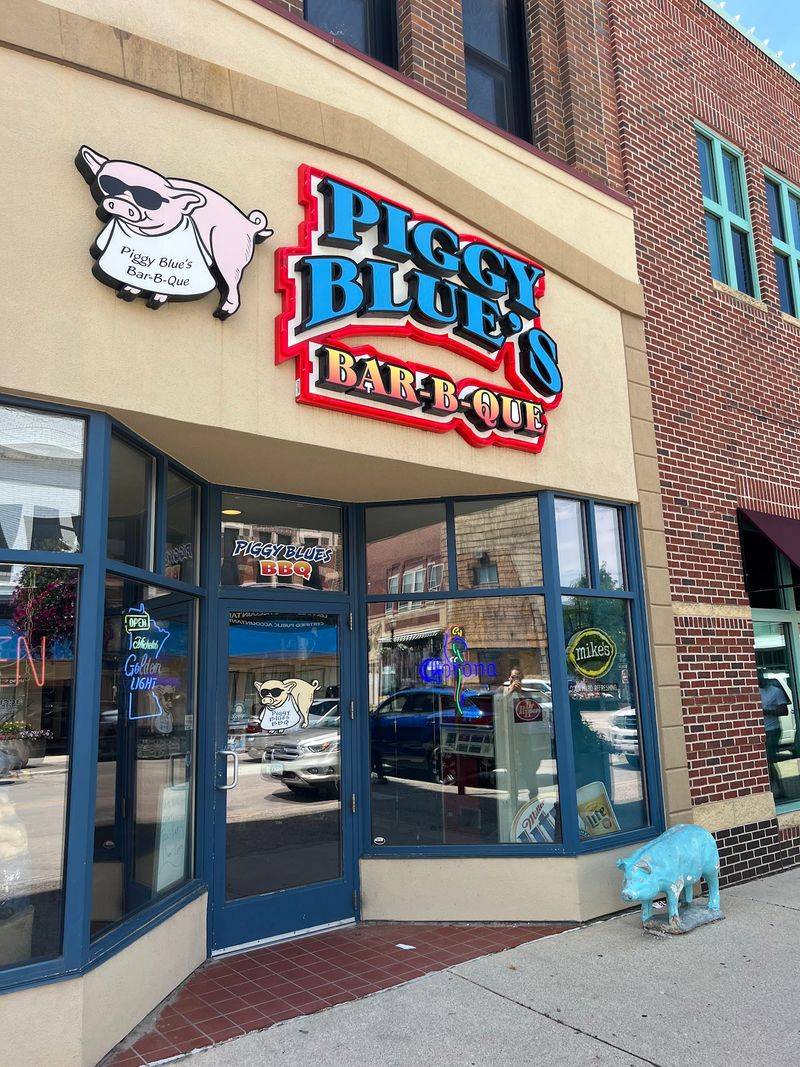 Piggy Blue's Bar-B-Que, Austin, MN Piggy Blue's Bar-B-Que, Austin, MN