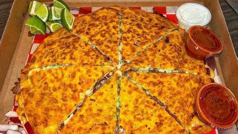 Pizza, Birria Style