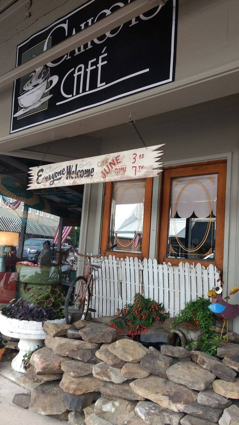 Places to Eat Between Your Stops