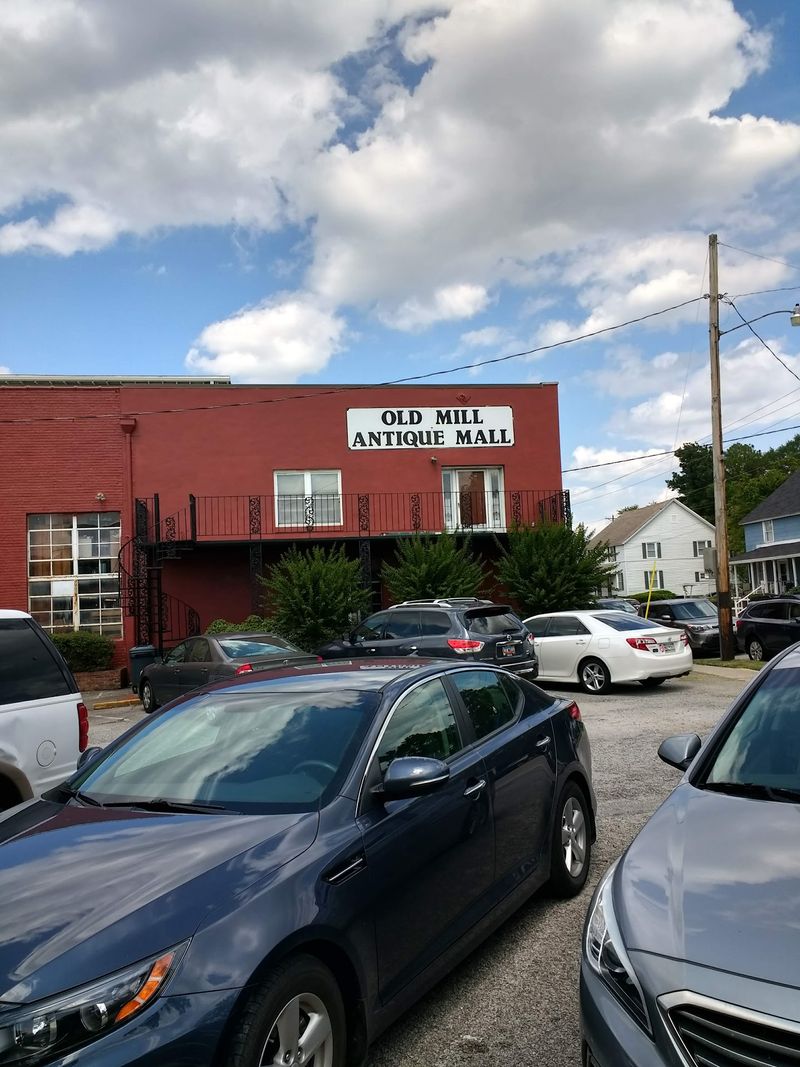 Planning Your Visit to Old Mill Antique Mall