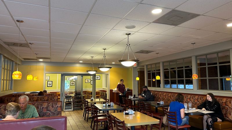 Quick Seating and Fast Service