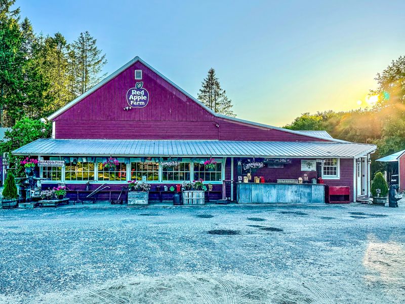 Red Apple Farm, Phillipston, MA
