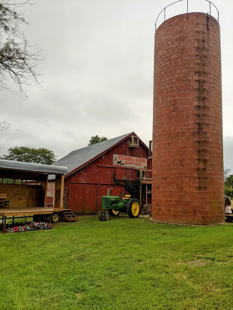 Red Barn Ranch, Harrisonville, MO