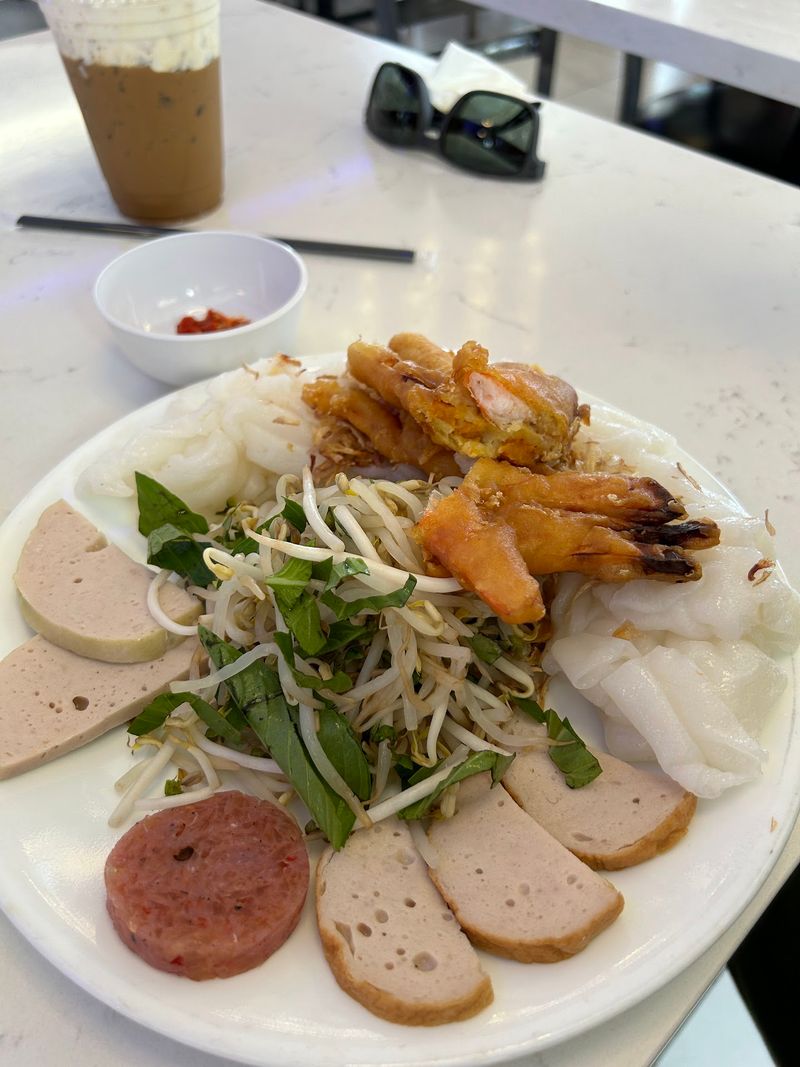 Rice Rolls Made Fresh Before Your Eyes Rice Rolls Made Fresh Before Your Eyes