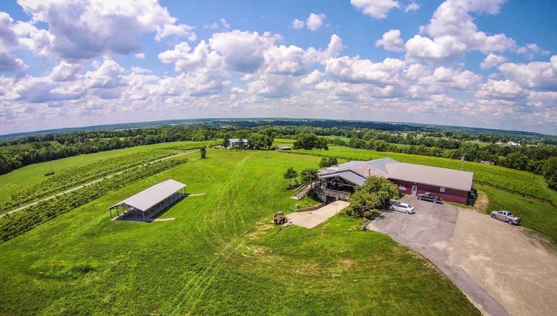 Robller Vineyard & Winery, New Haven, MO