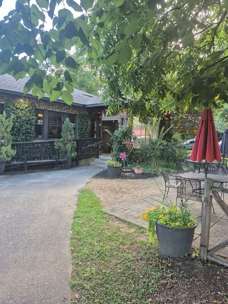 Rock House Eatery, Guntersville, AL