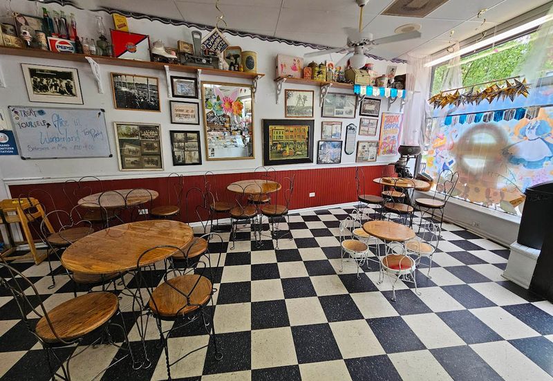 Route 66 Signs and Checkered Floors