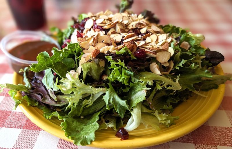 Salads That Steal The Spotlight Salads That Steal The Spotlight