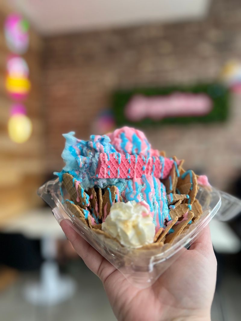 Scoop Around Ice Cream Bar, Chattanooga, TN