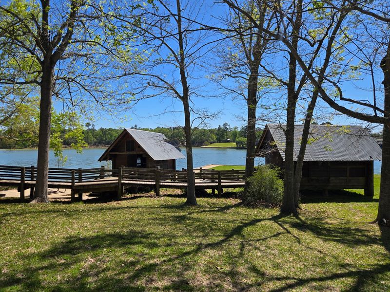 Screened Shelters for an Easy Stay