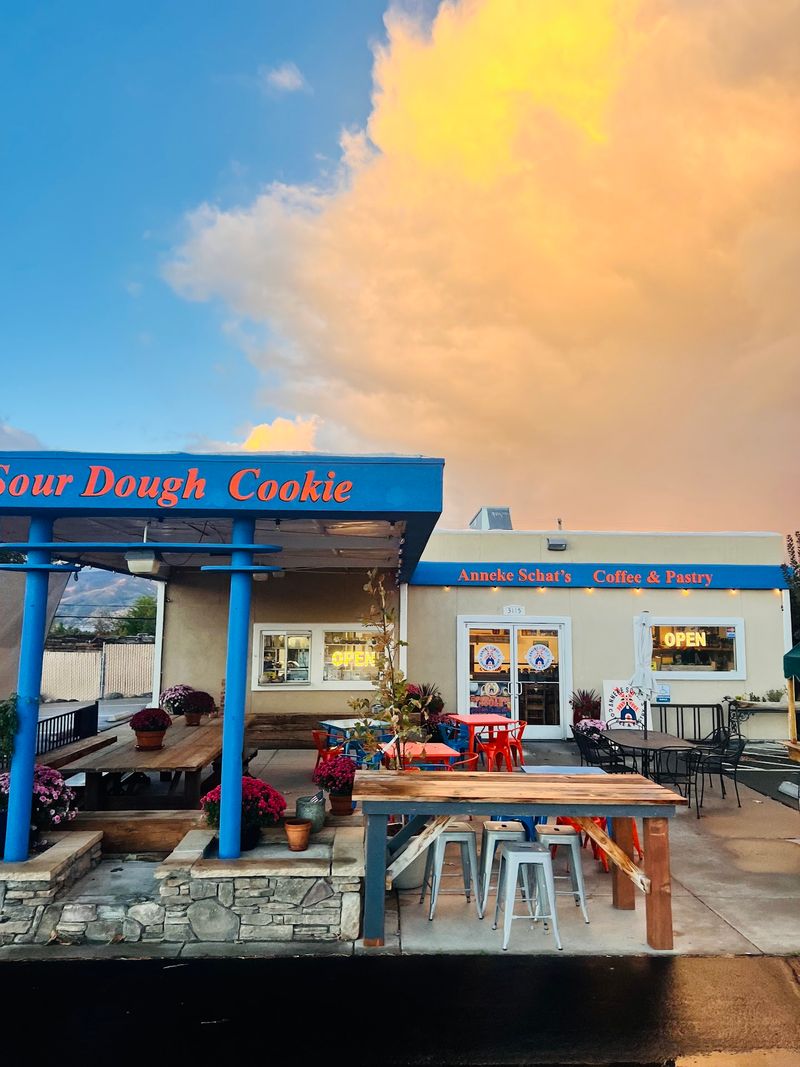 Seating, Setting And The Scenic Drive