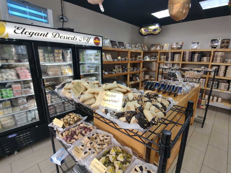 Self-Serve Shelves, Speedy Exits Self-Serve Shelves, Speedy Exits