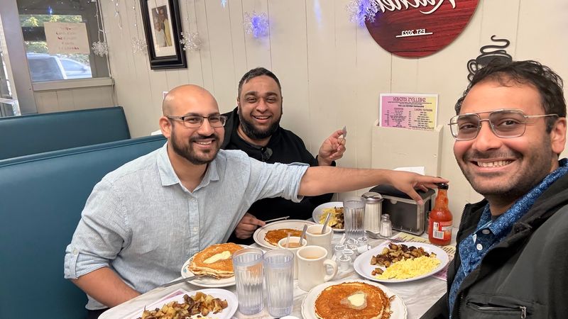 Service That Feels Like Old Friends Service That Feels Like Old Friends