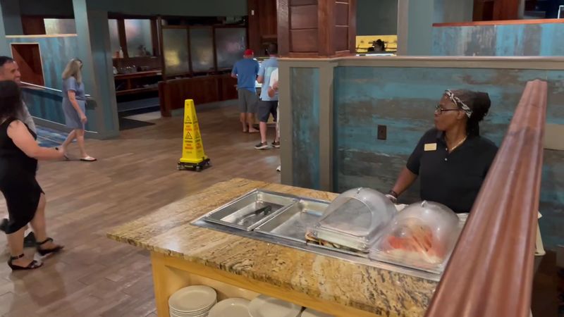 Service That Keeps the Tables Moving Service That Keeps the Tables Moving
