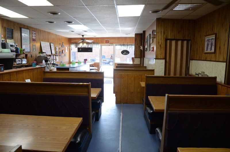 Seven Booths, Six Stools, One Cozy Room