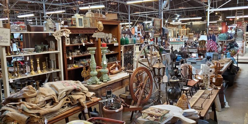 Seventy-Five Dealers, Seventy-Five Personalities