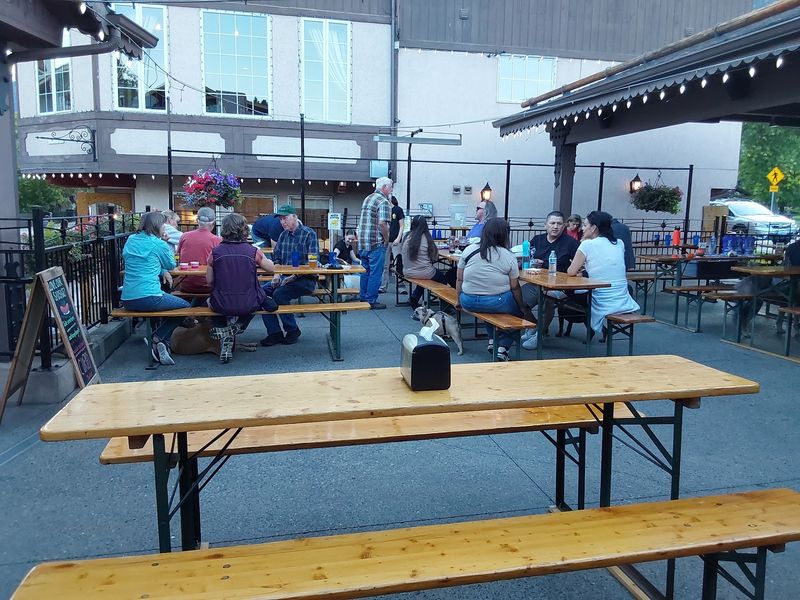 Shared Tables and a Live Soundtrack
