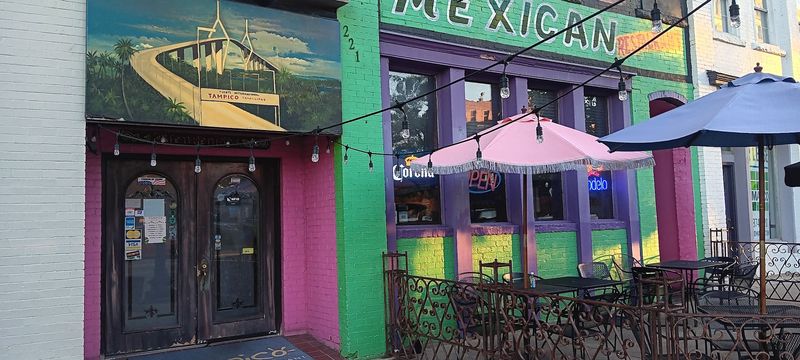 Sidewalk Seating and the Patio