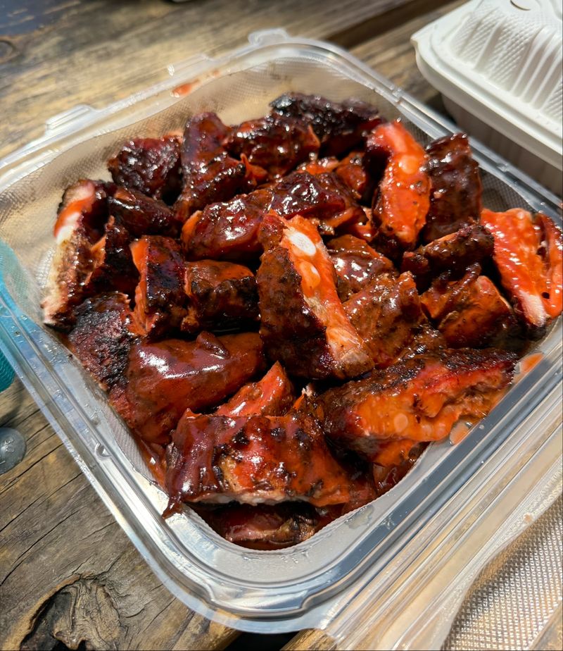 Slow-Smoked Ribs That Pull In The Crowds
