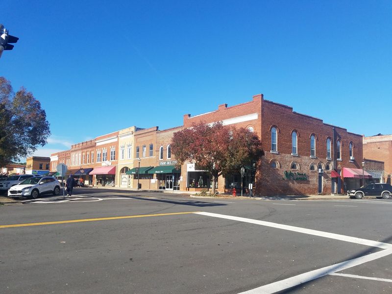 Small-Town McCormick and Easy Day Trips