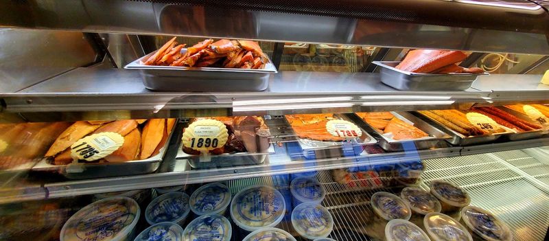 Smokehouse Shelves With a Serious Following