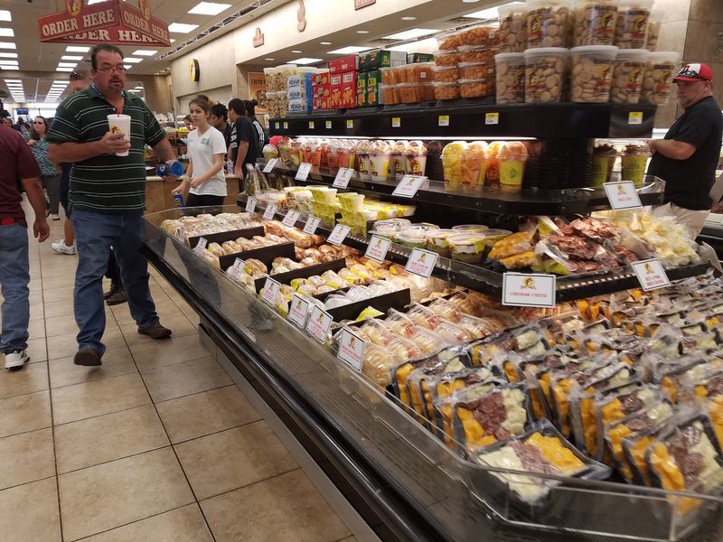 Snacks That Fill an Entire Cart Snacks That Fill an Entire Cart
