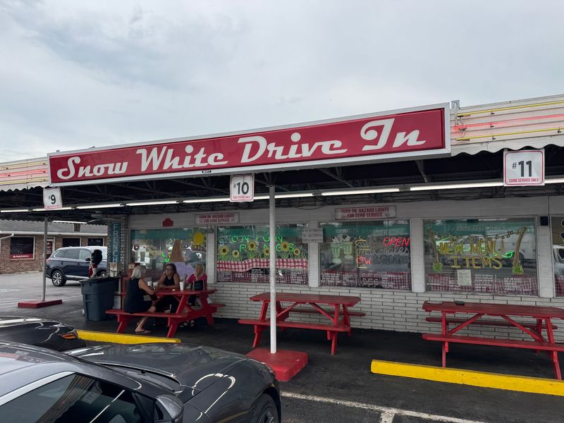 Snow White Drive In, Lebanon, TN