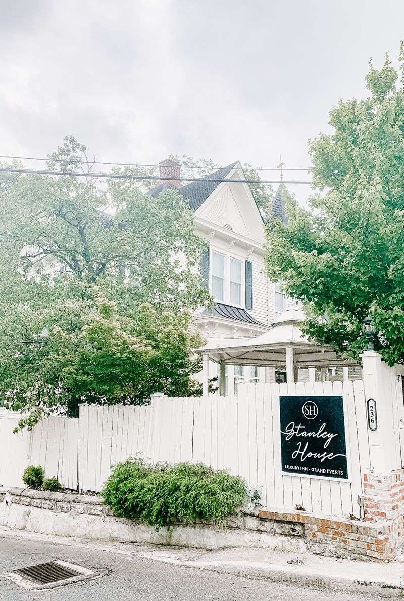 Steps From The Heart Of Marietta Square