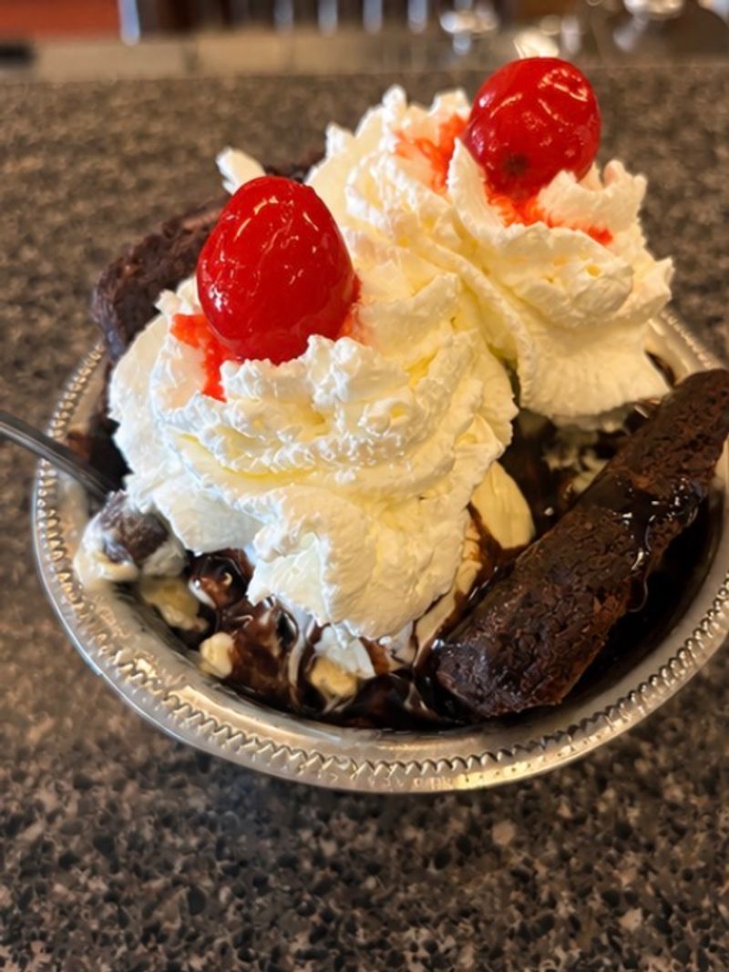 Sundaes Built For A Sweet Tooth Sundaes Built For A Sweet Tooth
