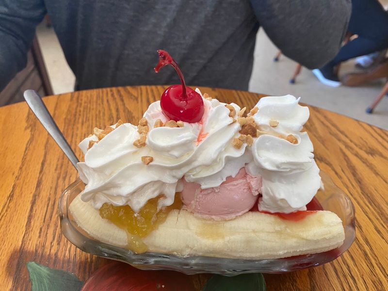 Sundaes, Shakes, And Banana Splits Galore Sundaes, Shakes, And Banana Splits Galore