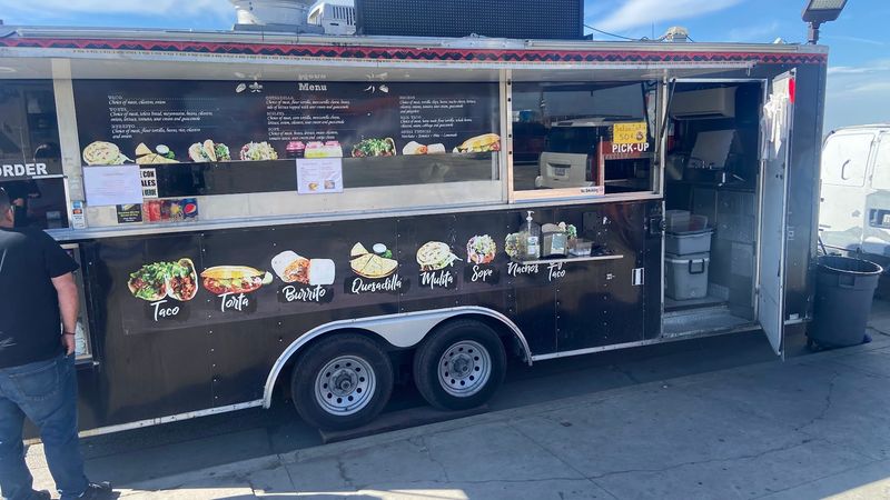 Tacos El Monkey Food Truck, Bakersfield, CA
