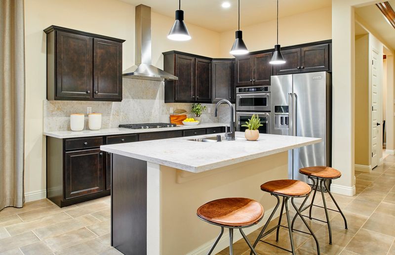 Ten-Foot Ceilings and Serious Storage Ten-Foot Ceilings and Serious Storage
