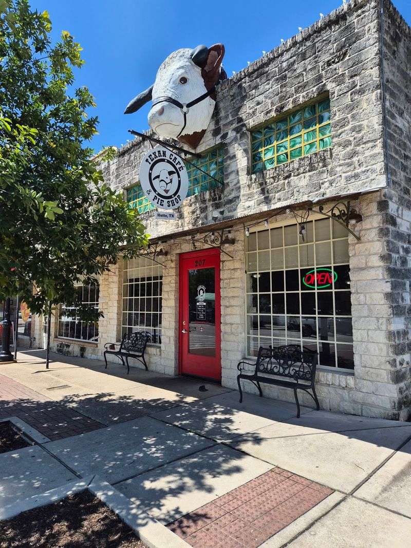 Texan Cafe & Pie Shop, Hutto, TX