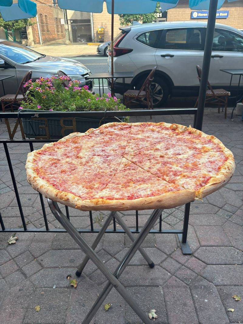 The 32-Inch House Pie Challenge