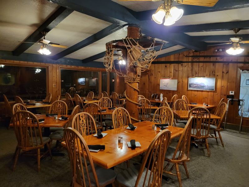 The 5 O'Clock Club, Cumberland, WI